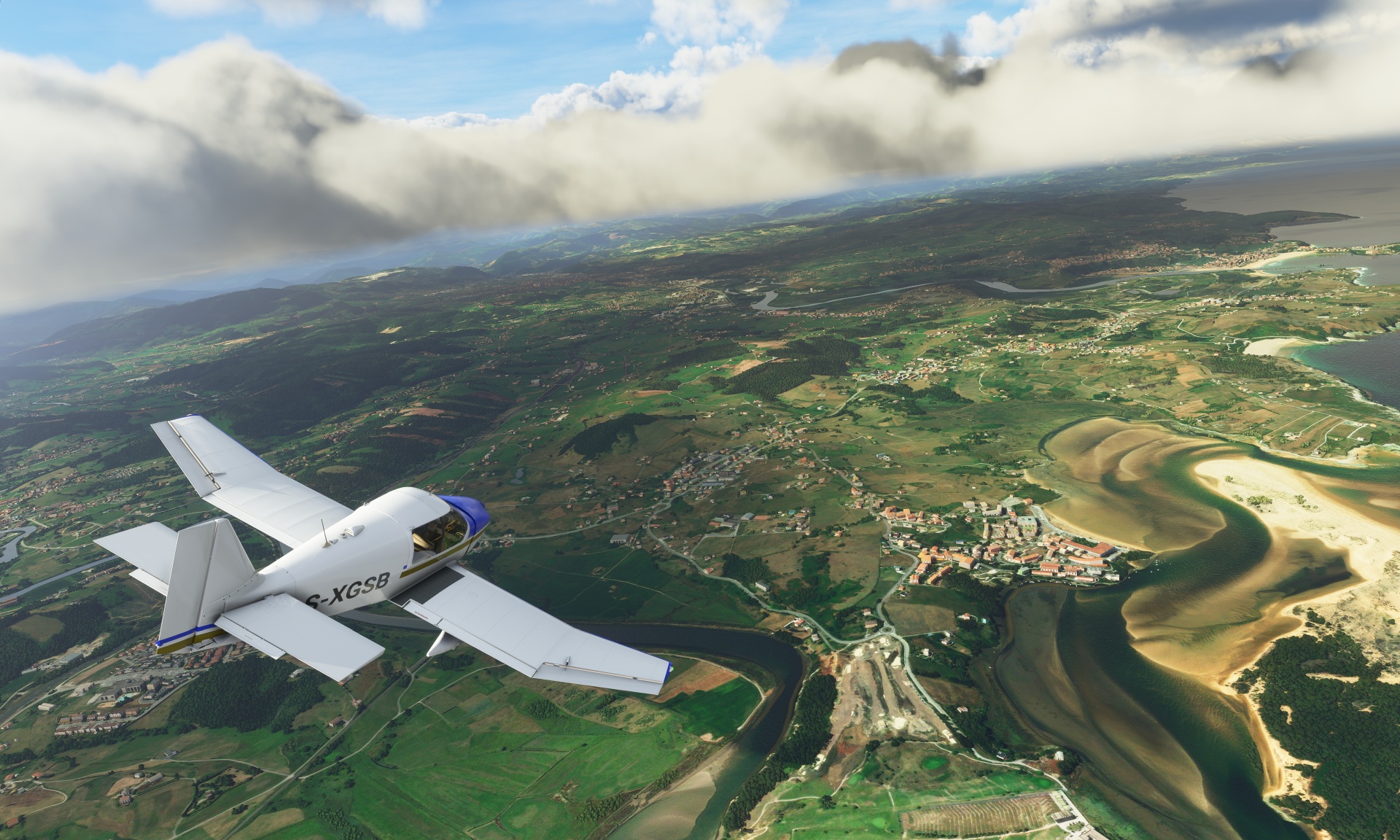 Aeronave sobrevoa uma cidade no Flight Simulator.